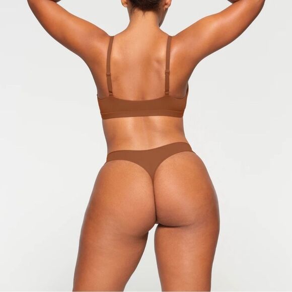 NwOT FITS EVERYBODY SCOOP BRALETTE - Picture 4 of 8